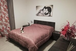 1 bedroom, iron/ironing board, WiFi, bed sheets - Charming 3-bedroom villa in brilliant Puglia with AC, WiFi (Ostuni)
