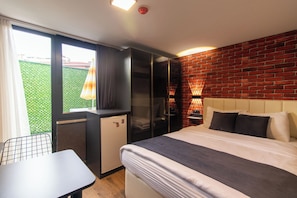 Chambre Économique, balcon | Literie de qualité supérieure, bureau
