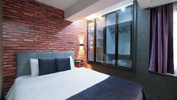 Standardrum | 2 sovrum, sängtillbehör av högsta kvalitet och skrivbord