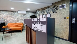 Reception - Nomad Hub Istanbul Suit (Istanbul)