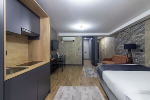 Deluxe Suite, 2 Bedrooms | Private kitchen | Mini-fridge, stovetop, electric kettle, cookware/dishes/utensils - Nomad Hub Istanbul Suit (Istanbul)