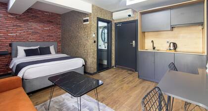 Nomad Hub Istanbul Suit