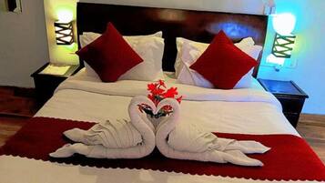 Quarto casal luxo, vista para o jardim | 10 quartos