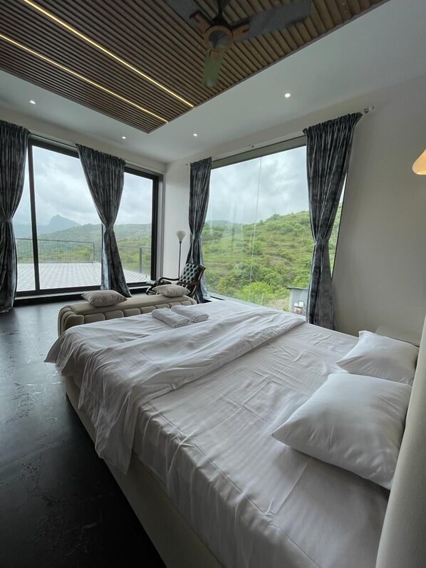 Luxury Villa | 5 bedrooms, free WiFi