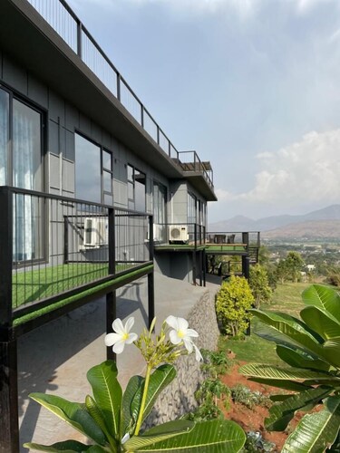 Amarjas DamTop Haven