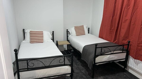 Apartment | 2 bedrooms, bed sheets - Gateshead's Diamond 2 Bedroom Apartment (Gateshead)