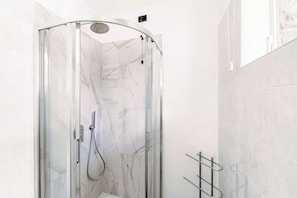Villa, Seeblick | Badezimmer | Bidet