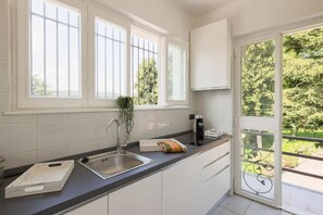 วิลล่า, วิวทะเลสาบ | ครัวส่วนตัว | เครื่องชงกาแฟเอสเปรสโซ, เครื่องชงกาแฟ/ชา, กาต้มน้ำไฟฟ้า, เตาปิ้งขนมปัง