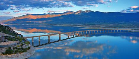 Apartamento | 2 dormitorios, escritorio, Internet