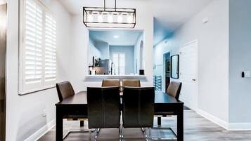 公寓 | 4 間臥室、網路服務