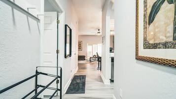 公寓 | 4 間臥室、網路服務