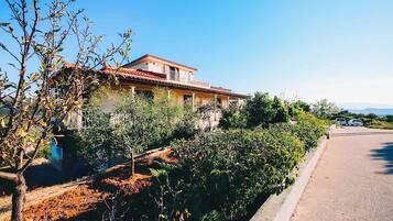 Vila | 2 kamar tidur, meja kerja, kedap suara, dan internet