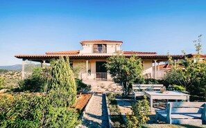 2 bedrooms, desk, soundproofing, Internet - Villa Oneirama - Nafplio Garden Retreat (Nafplio)