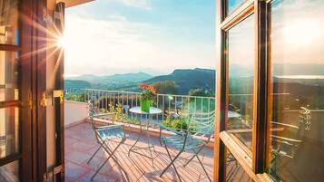 Villa | 2 bedrooms, desk, soundproofing, Internet