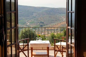 2 bedrooms, desk, soundproofing, Internet - Villa Oneirama - Nafplio Garden Retreat (Nafplio)