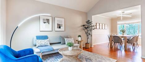 Télévision, baby-foot, espaces bureaux