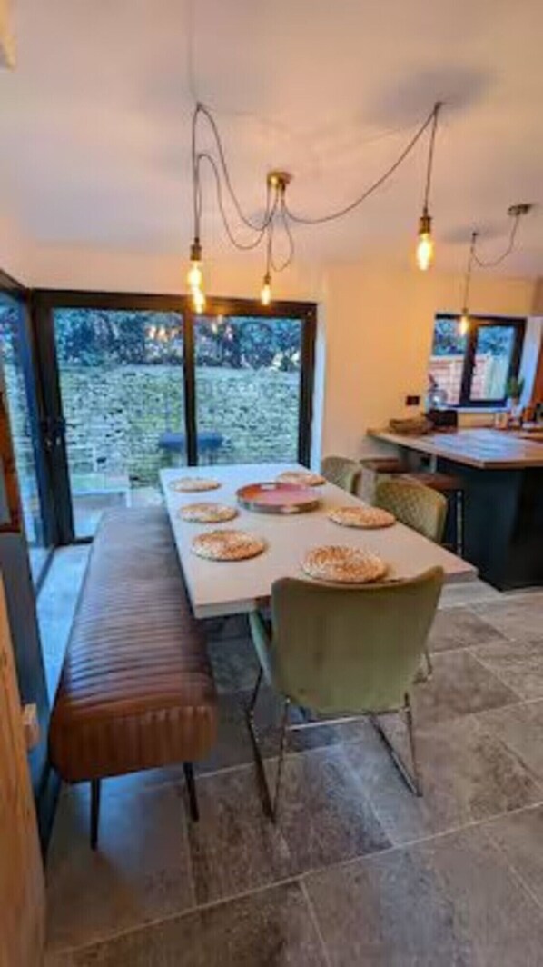 House | Dining - Cotswold Stay (Burford)