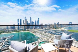 Apartment | Balcony - LUX The Marina Vista Beachfront Suite 2 (Dubai)