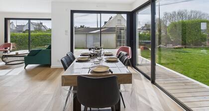 Modern house for 8 at 400m from the beach