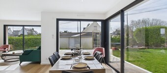 Modern house for 8 at 400m from the beach