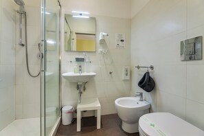 Shower, free toiletries, hair dryer, towels - Sweet Stay Home (Rome)