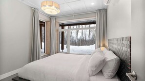 4 bedrooms, iron/ironing board, Internet