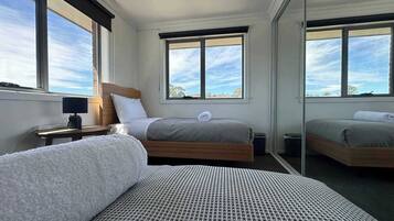 3 Schlafzimmer, BĂŒgeleisen/BĂŒgelbrett, Reisekinderbett, WLAN