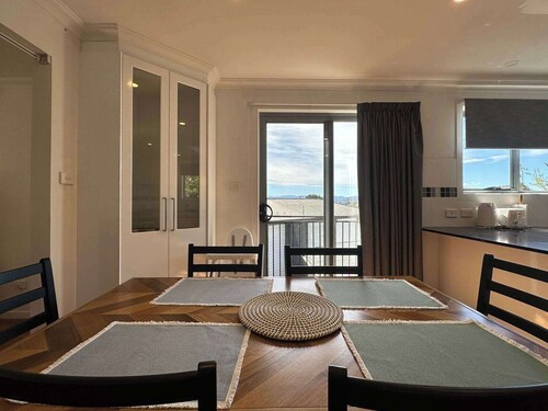 Tasman Tranquility - close to City & Airport