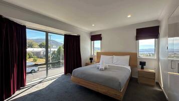 3 bedrooms, iron/ironing board, travel cot, WiFi