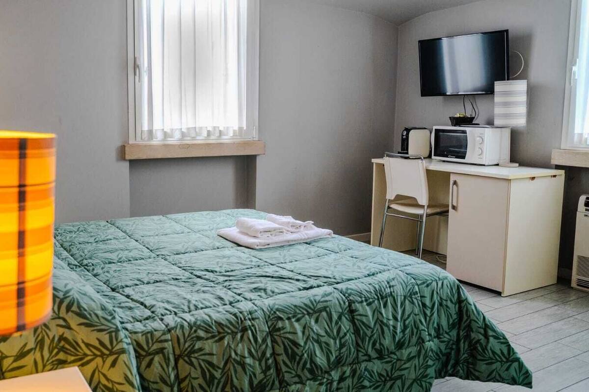 Comfort Double or Twin Room | Desk, soundproofing, WiFi (free)