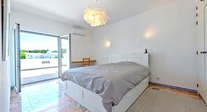 Room - Old Village Area, Your Perfect Vilamoura Getaway, Private Pool, AC & Wifi (Loulé)