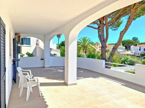 Old Village Area, Your Perfect Vilamoura Getaway, Private Pool, AC & Wifi