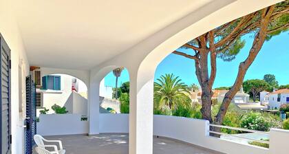 Old Village Area, Your Perfect Vilamoura Getaway, Private Pool, AC & Wifi