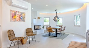 Dining - Old Village Area, Your Perfect Vilamoura Getaway, Private Pool, AC & Wifi (Loulé)