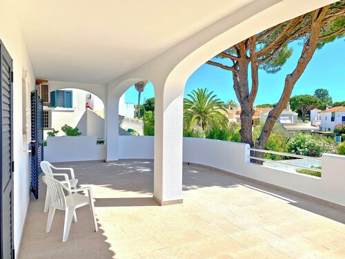 Old Village Area, Your Perfect Vilamoura Getaway, Private Pool, AC & Wifi
