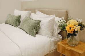 3 bedrooms, iron/ironing board, WiFi - Cosy 3-Bed Home Near Etihad & Co-Op Live Arena (Manchester)