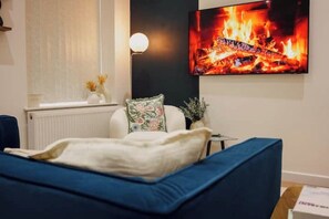 Living area - Cosy 3-Bed Home Near Etihad & Co-Op Live Arena (Manchester)