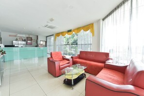 Lobby sitting area - Hotel O Melaka near AEON Shopping Centre formerly Formosa (Malacca City)