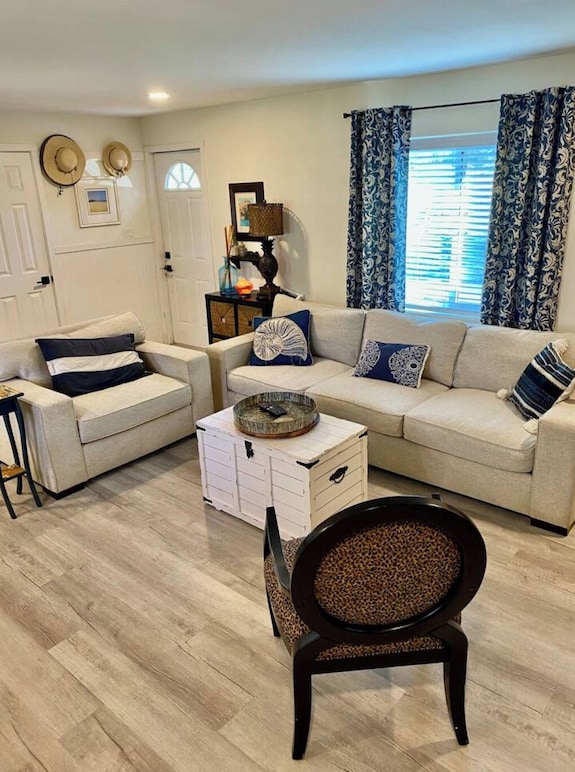 Charming Celtic Cottage Retreat 2 Bed, 1 Bath Haven" - Mount Dora, FL
