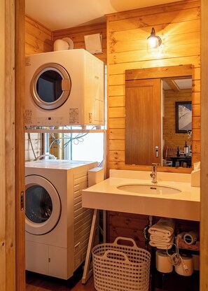 Luxury House, Mountain View | Bathroom | Separate tub and shower, free toiletries, hair dryer, towels - Creekside Chalets Hakuba (Hakuba)