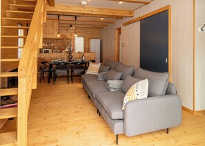 Maison Luxe, vue montagne | Coin séjour | Télévision à écran plat