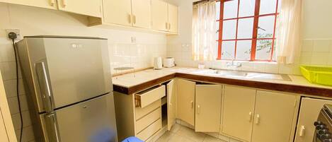 Comfort Apartment, Kitchenette | Private kitchen