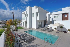 DPS2 Sun & Moon Luxury 4-bedroom Villas with Pool | 4 soverom, safe på rommet, individuelt dekorert og individuelt innredet