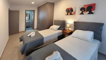 4 quartos, cofres nos quartos, individualmente decorados
