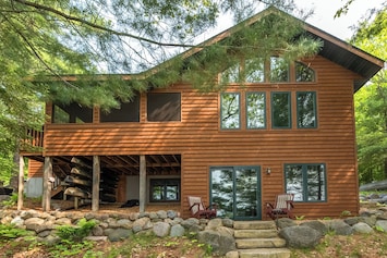 Cedar Lakehouse on Gilmore Lake
