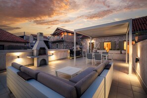 Outdoor dining - The Stone House Croatia (Zaton)