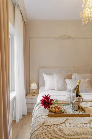 Apartment - Maison Elysee - An Elegant Apartment in Piata Romana (Bucharest)