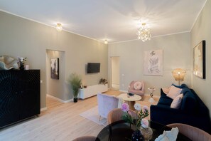 Apartment | 2 bedrooms, desk, Internet