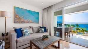 1 bedroom, Internet - Oceanfront 1BR With Balcony - Sea View Pools (Puerto Vallarta)