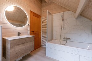 2 bedrooms, Internet - Huswell - Tranquil Retreat Cozy Chalet in the Heart of Urse (Aalter)